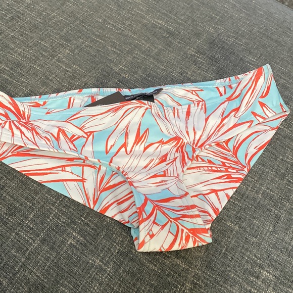 2 For $10 Vince Camuto Floral Bikini Bottom - Picture 1 of 4